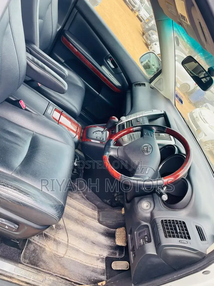 Toyota Harrier 2.4 2011 White