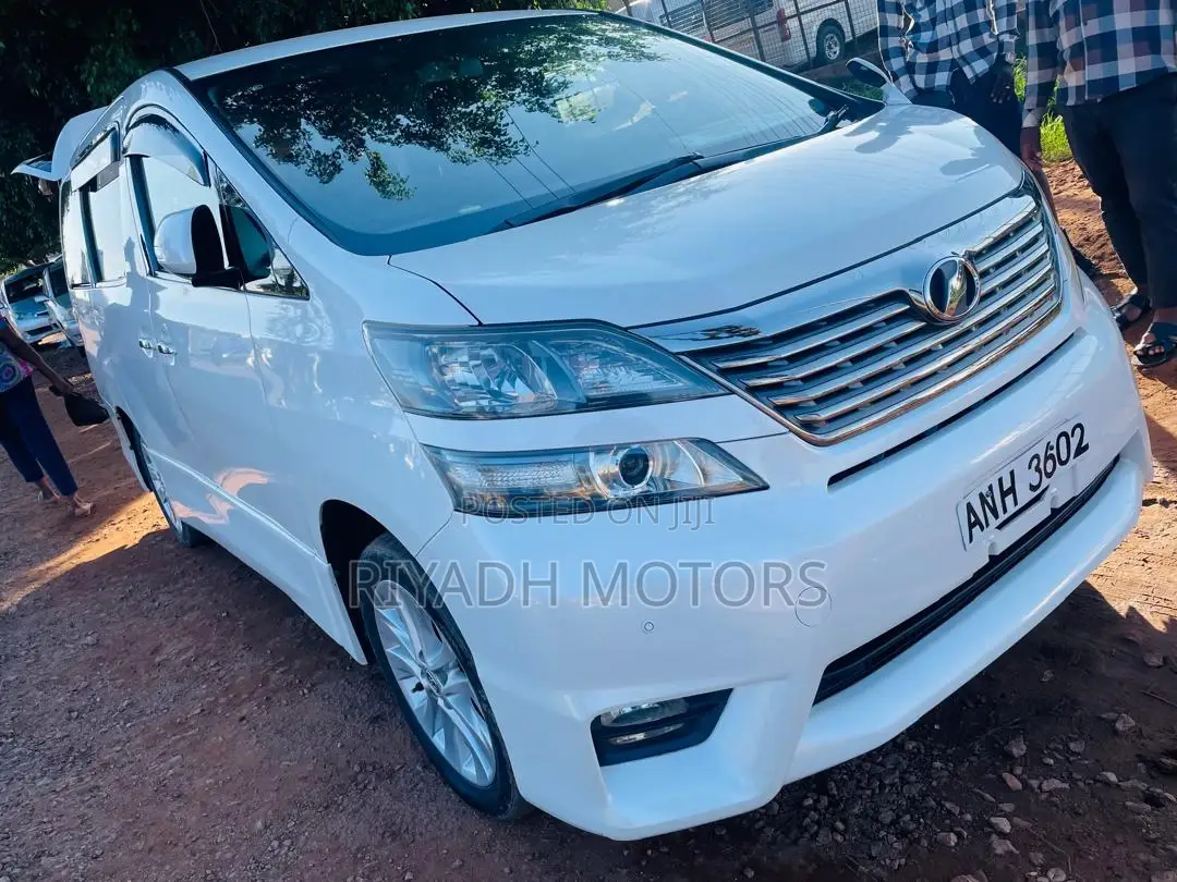 Toyota Vellfire 2010 White