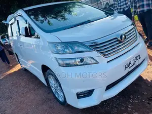 Toyota Vellfire 2010 White