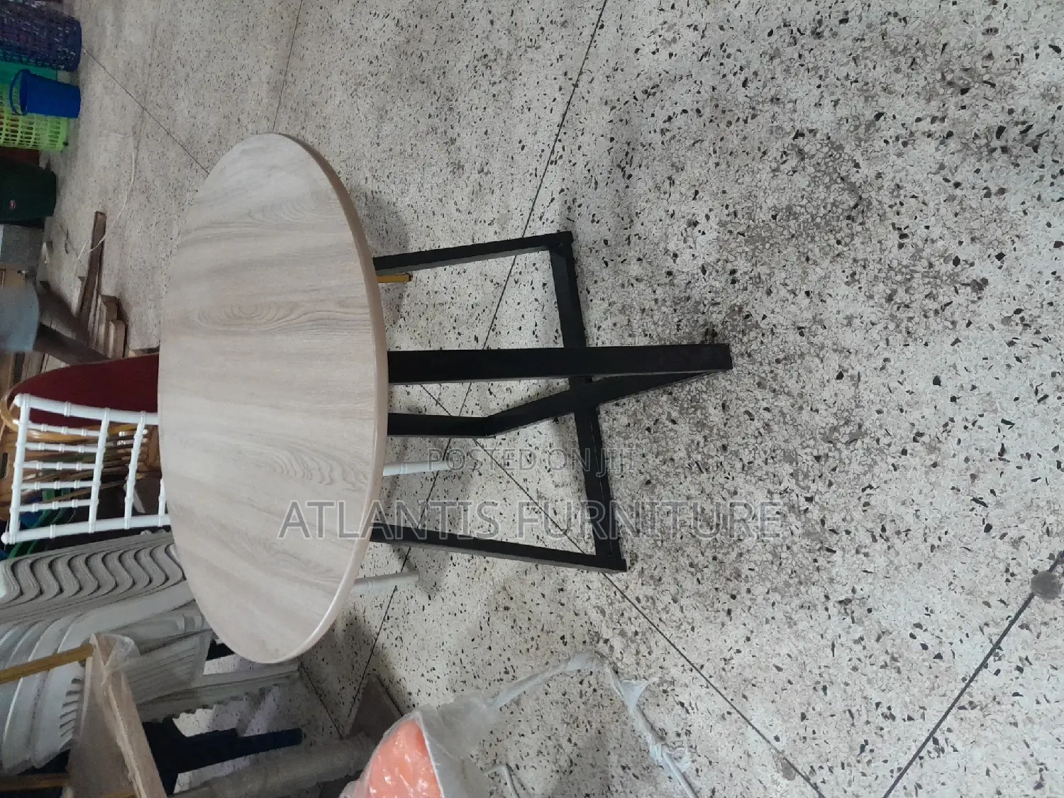 Round Black Legs Table