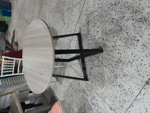 Round Black Legs Table