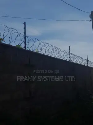 Electric Fence With Razor Wire 100ftsby 100fts