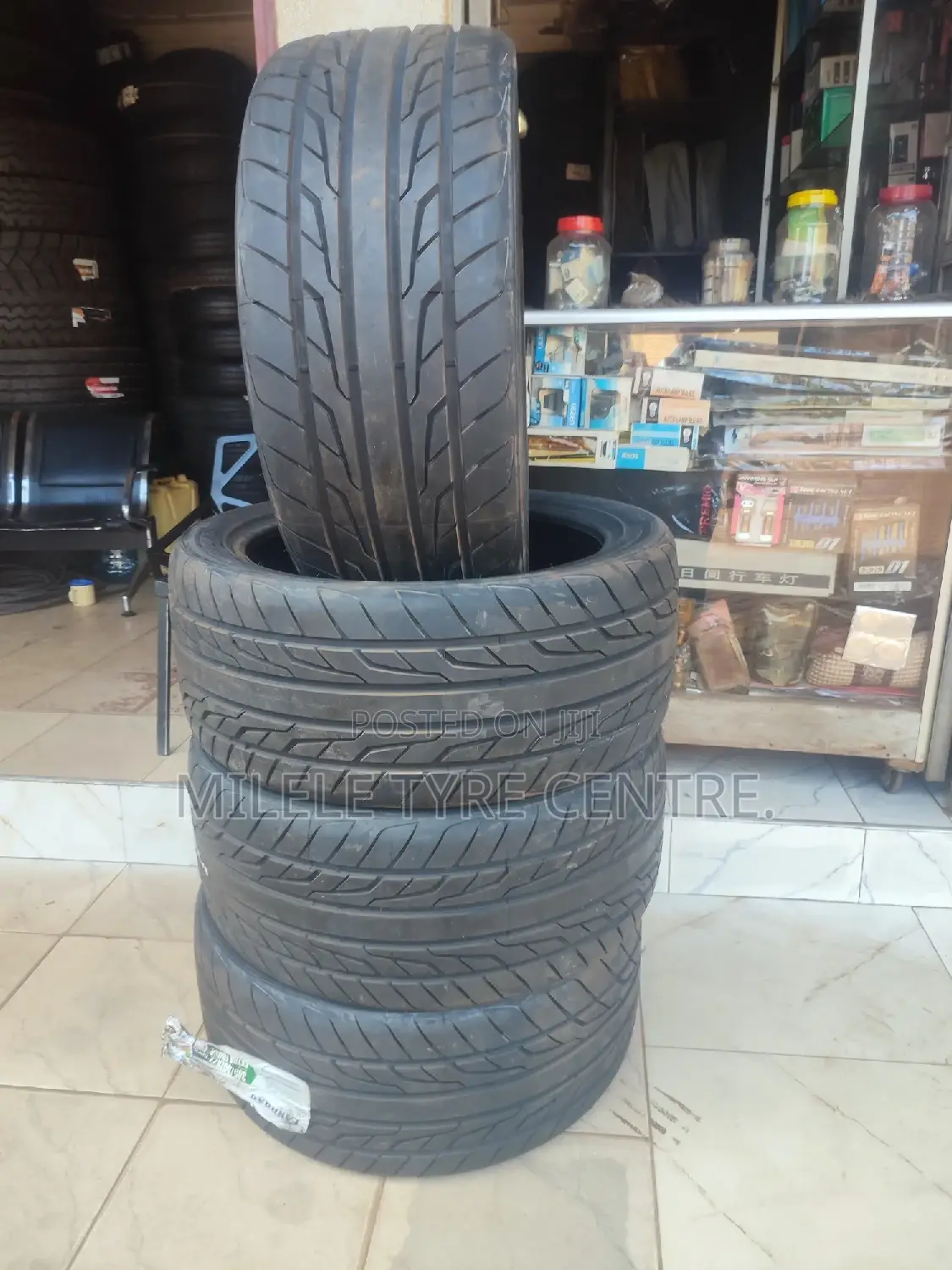 305/40r22 Farroad