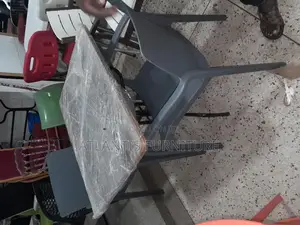Gray Restaurant Plastic Chairs With Table