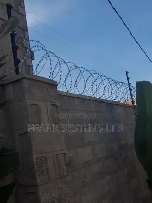 Electric Fence System With Razor 450mm