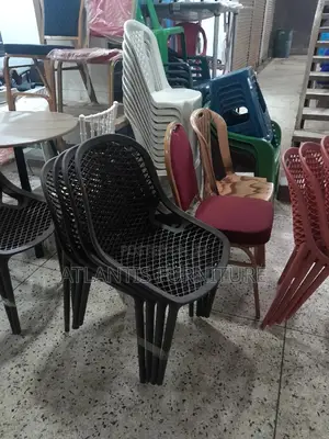 Black Restaurant Plastic Chairs