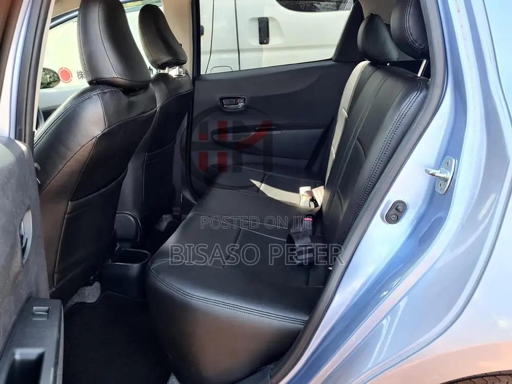 Toyota Vitz 1.3 AWD 5dr 2011 Blue