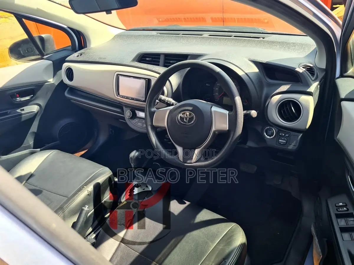 Toyota Vitz 1.3 AWD 5dr 2011 Blue