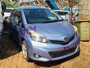 Toyota Vitz 1.3 AWD 5dr 2011 Blue