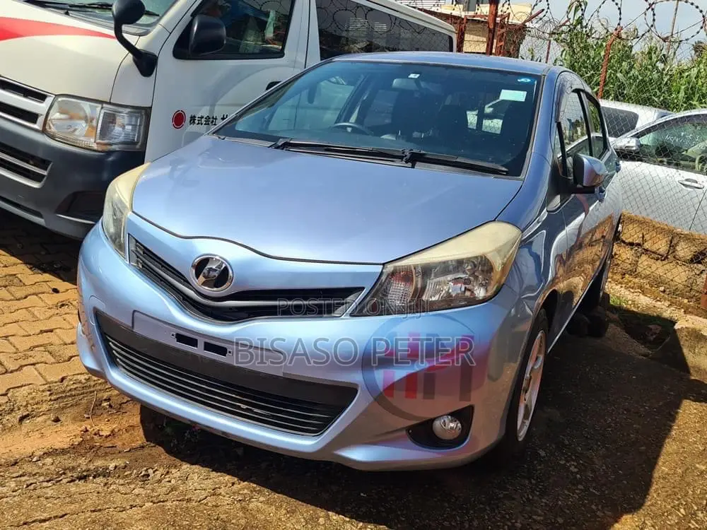 Toyota Vitz 1.3 AWD 5dr 2011 Blue