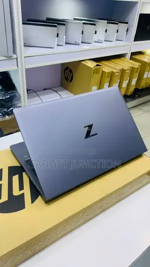 New Laptop HP ZBook Firefly 16inch G9 16GB Intel Core I7 SSD 1T