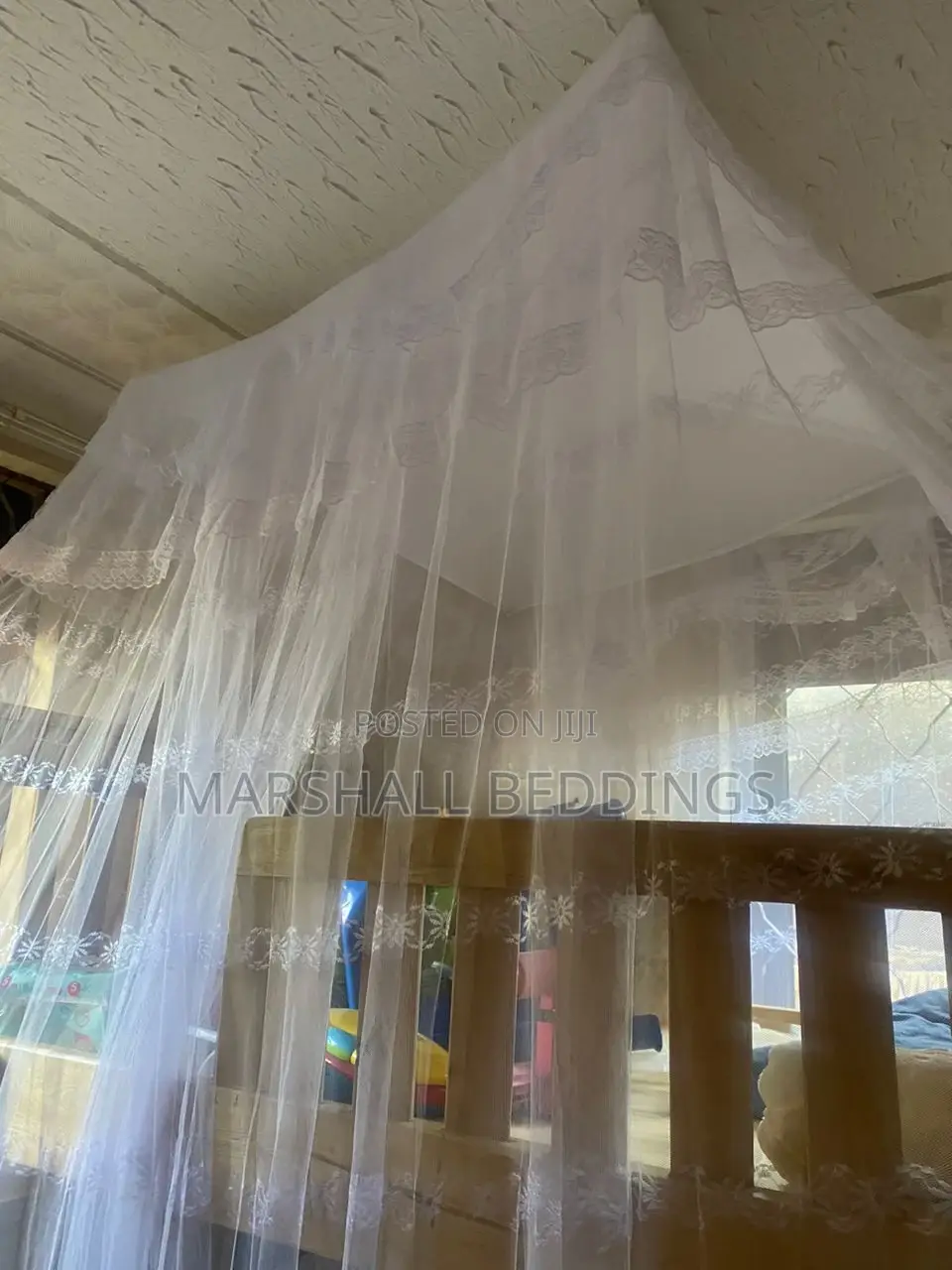 White Decker Mosquito Net