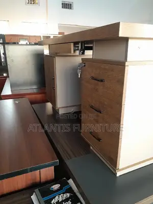One Fourty Desk Executive (1.40cm)