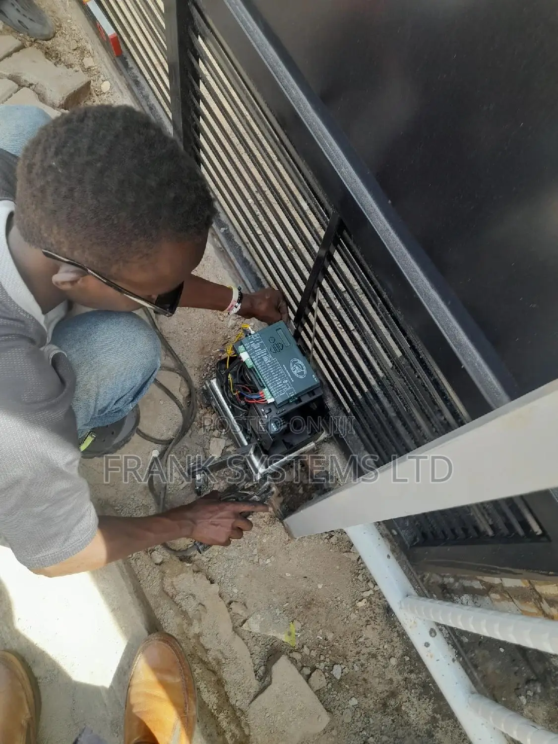 Automatic Sliding Gate System. D5 EVO