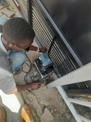 Automatic Sliding Gate System. D5 EVO
