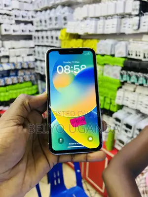 Apple iPhone 11 64 GB White