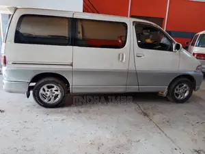Toyota Regius 1999 White