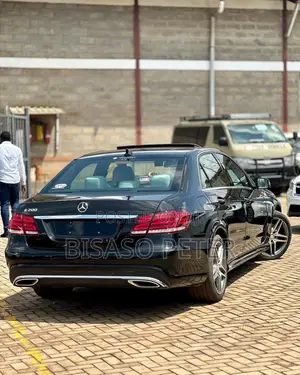 Mercedes-Benz E200 2015 Black