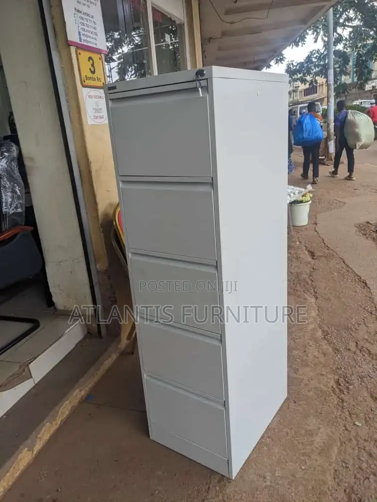 Five Drowers File Cabinet With Central Locking Mechanism