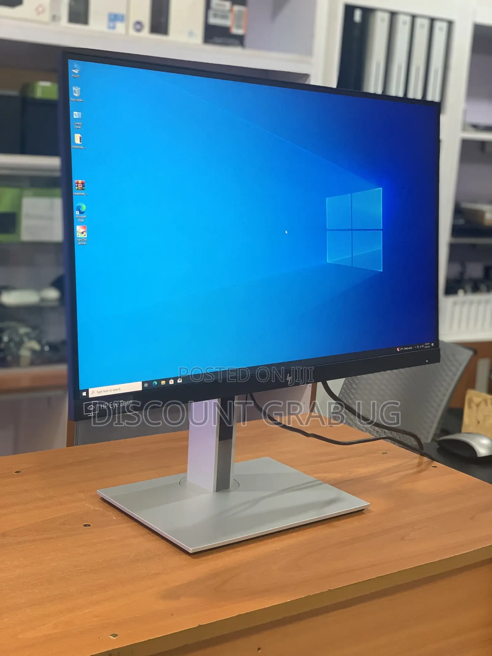 HP 27” Monitor 2560 X 1440 Resolution