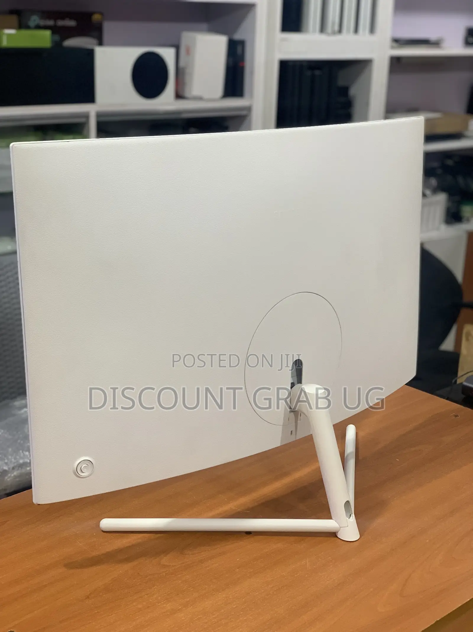 Samsung 32” Curved Monitor