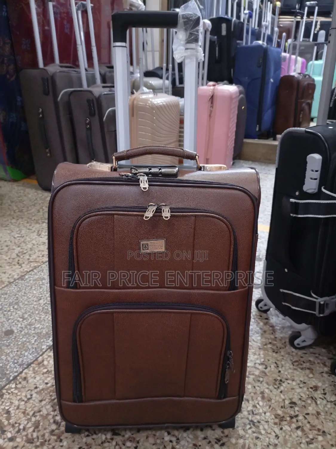 Classic Leather Suitcase (Medium Size)