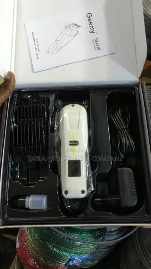 Geemy Rechargeable Cordless Shaving Machine - White
