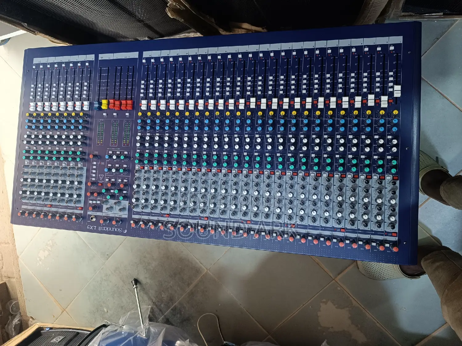 Soundcraft LX 9 32 Mixing Console