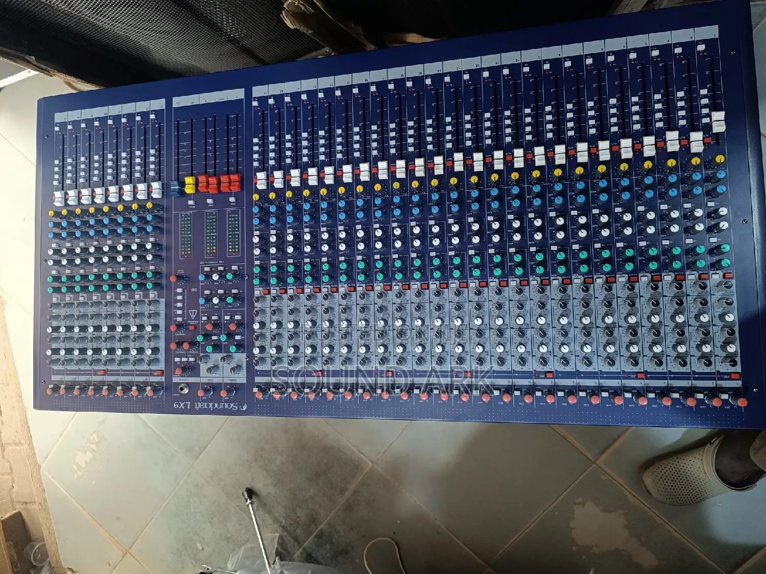 Soundcraft LX 9 32 Mixing Console