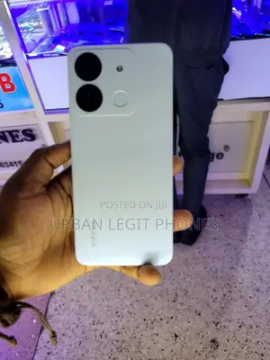 Infinix Smart 7 HD 64 GB White