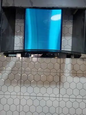Geepas Chimney Hood With Curved Glass