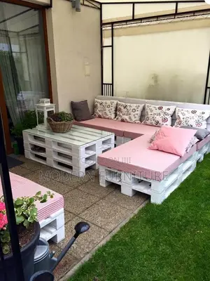 Pallet L Sofa of 6 Seater