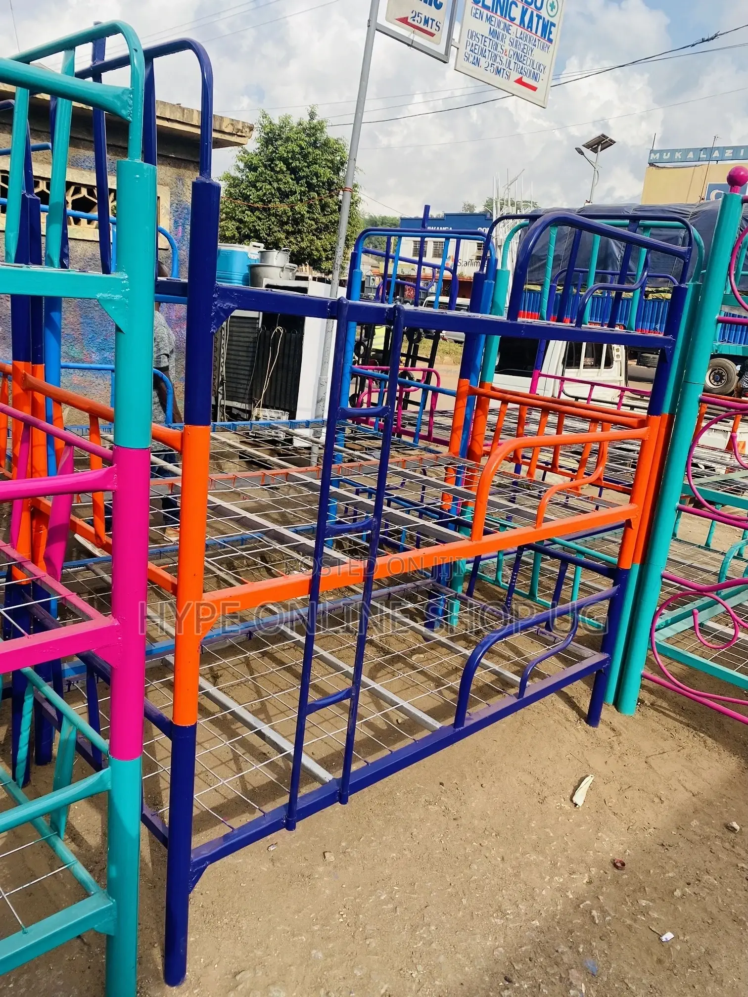 Mixed Colors Steel Decker Beds