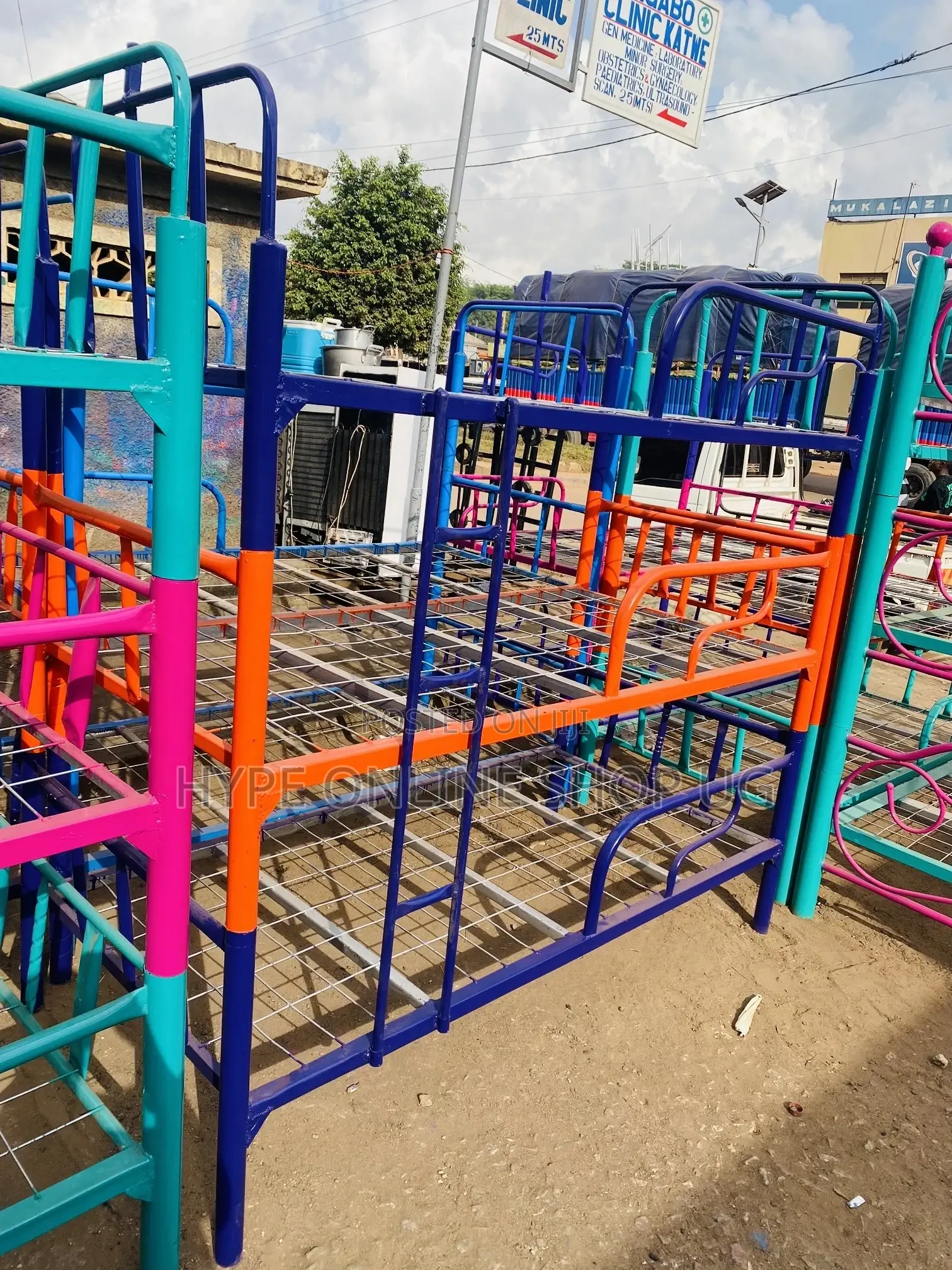 Mixed Colors Steel Decker Beds