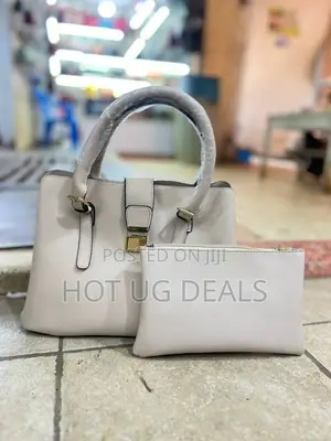 Ladies Classic Handbag- Black