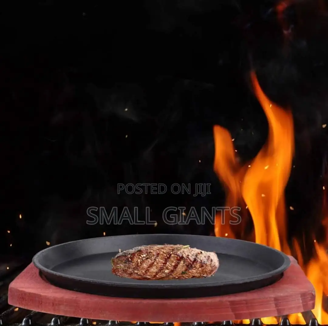 Kitchen Round Sizzling Plate With Wooden Base