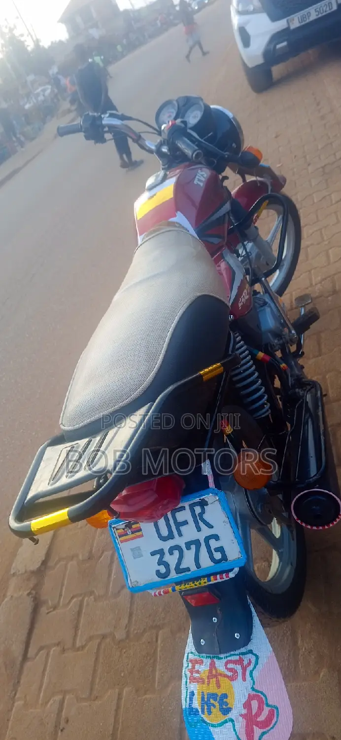TVS HLX 125 2021 Red