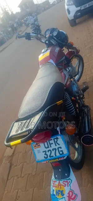 TVS HLX 125 2021 Red