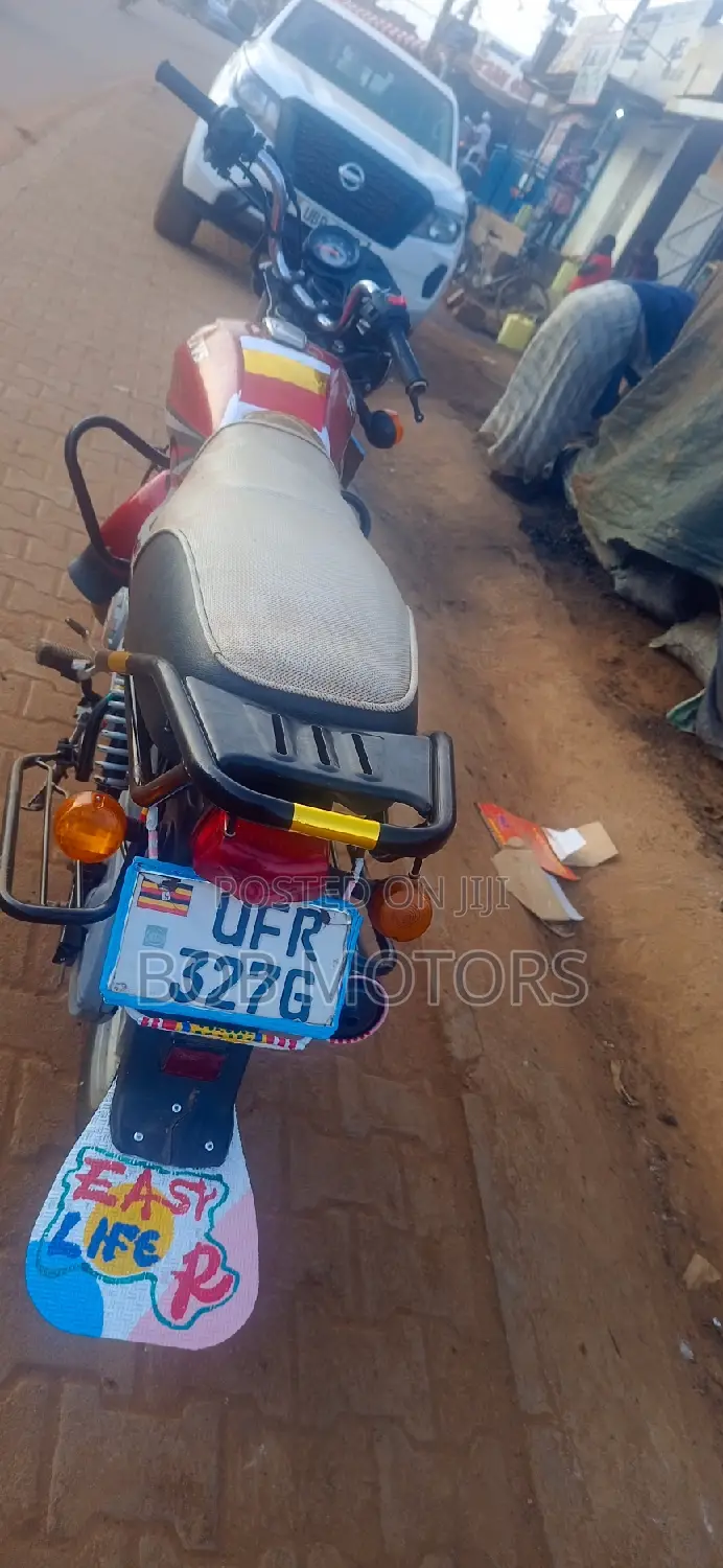 TVS HLX 125 2021 Red