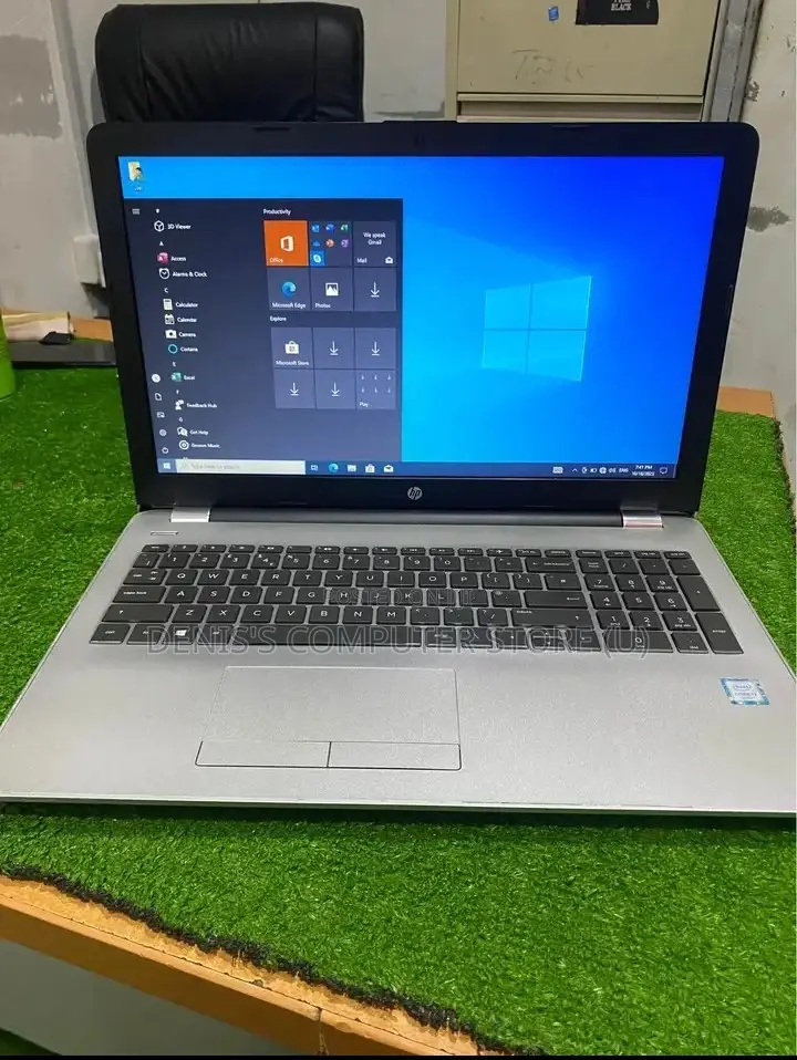 Laptop HP 250 G6 8GB Intel Core I5 HDD+SSD 1T