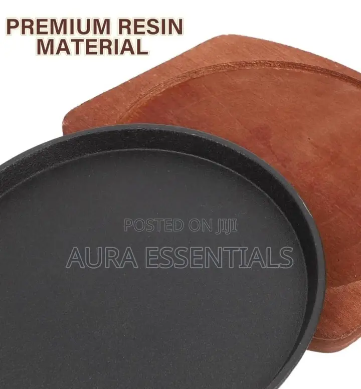 Kitchen Round Sizzling Plate With Wooden Base
