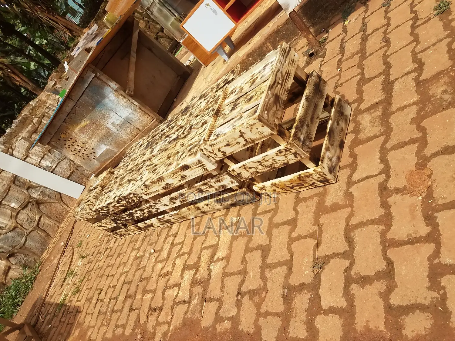 Saloon Pallet Couche and Stools