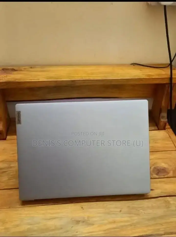 Laptop Lenovo Ideapad 3 4GB Intel Core I5 HDD+SSD 500GB