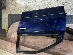 Premio 2002 - 2007 Front Door
