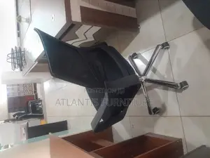 Shining Legs Office Chair