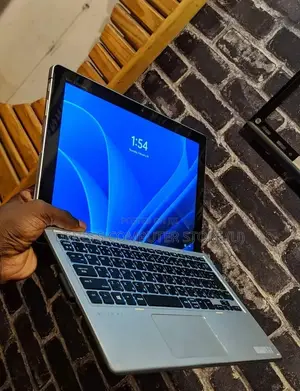 Laptop HP Elite X2 1012 G2 8GB Intel Core I5 HDD+SSD 256GB