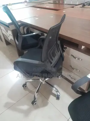 Metallic Legs Simple Office Chair