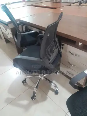Metallic Legs Simple Office Chair