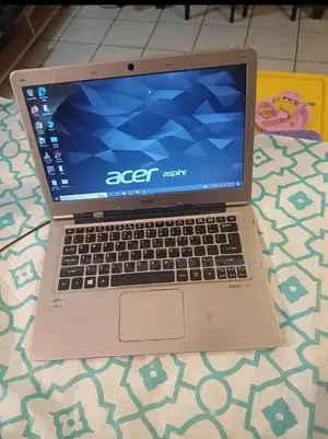 Laptop HP 15-Dy2075tg 4GB Intel Core I3 HDD+SSD 350GB