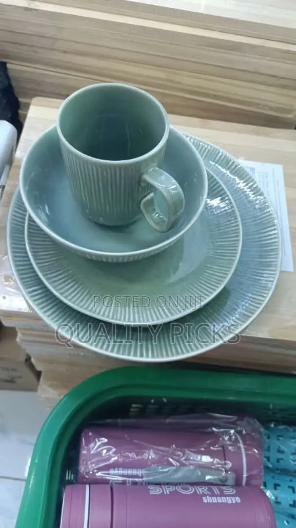 Brand Table Dinner Set